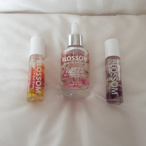 "Blossom" All Natural Face Oil & 2 lip Gloss Infused w/ Real Flowers - Picture 1 of 7